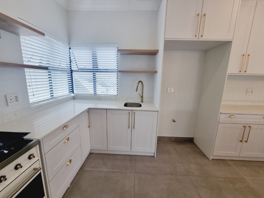 5 Bedroom Property for Sale in Sandown Western Cape